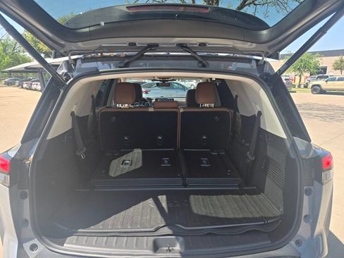 New 2026 Nissan Pathfinder Platinum FWD image 29