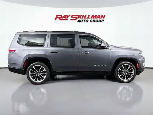 Used 2022 Jeep Wagoneer Series III w/ Premium Group I AWD/4WD image 8