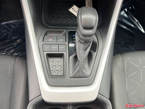Certified 2024 Toyota RAV4 XLE FWD image 31