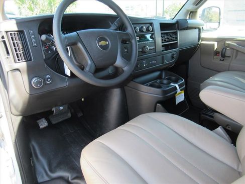 New 2026 Chevrolet Express 2500 Extended image 18