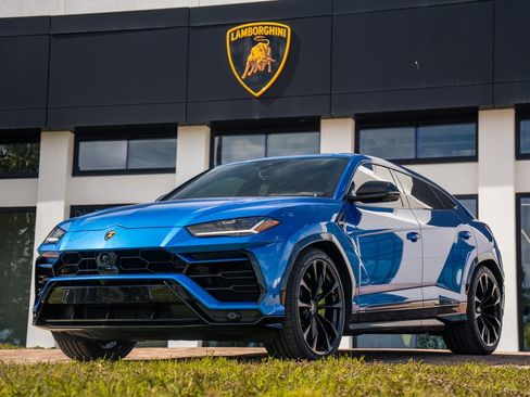 Used 2022 Lamborghini Urus image 1