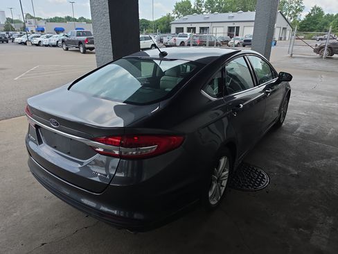 Used 2018 Ford Fusion S FWD image 3