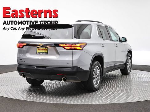 Used 2022 Chevrolet Traverse LT FWD image 5