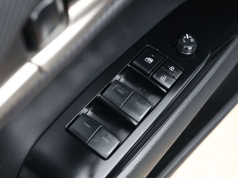 Used 2025 Toyota Camry SE FWD image 26