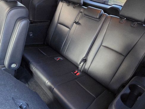 Used 2021 Toyota Highlander XSE image 11