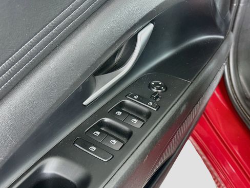 Used 2025 Hyundai Elantra Limited FWD image 15