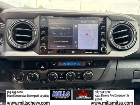 Used 2022 Toyota Tacoma TRD Sport w/ TRD Premium Sport Package AWD/4WD image 15
