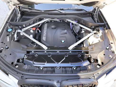 Used 2024 BMW X7 xDrive40i w/ Executive Package image 12