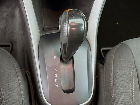 Used 2022 Chevrolet Trax LS w/ Tint and Cruise Package AWD/4WD image 18