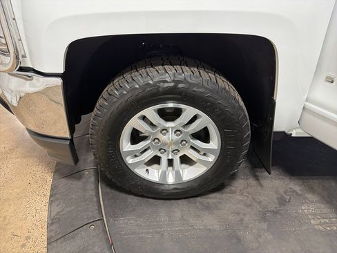 Used 2018 Chevrolet Silverado 1500 LT w/ All Star Edition image 34