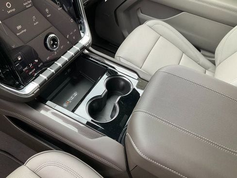 New 2026 GMC Yukon XL Elevation image 11