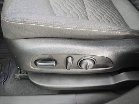 Used 2021 Chevrolet Equinox LT image 9