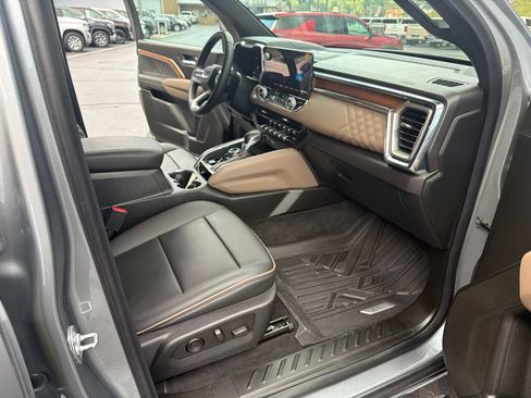 Certified 2025 GMC Canyon Denali AWD/4WD image 17
