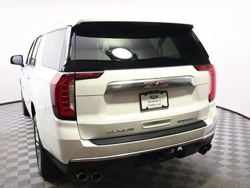 Used 2021 GMC Yukon XL Denali w/ Denali Premium Package AWD/4WD image 4