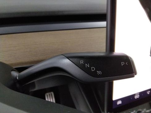 Used 2022 Tesla Model Y Performance image 17