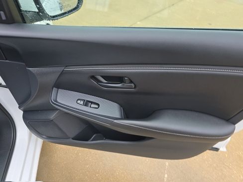 Used 2024 Nissan Sentra S image 15