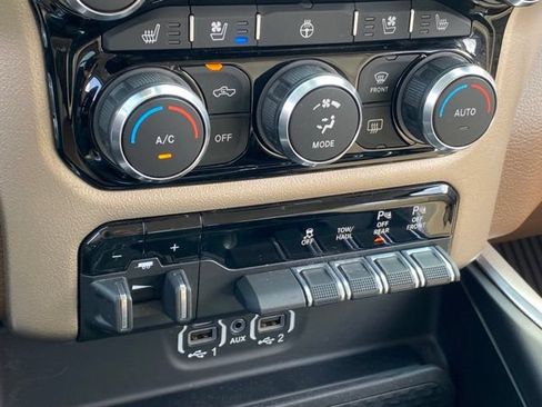 Used 2020 RAM 1500 Laramie AWD/4WD image 19