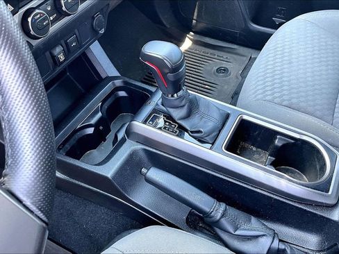 Used 2021 Toyota Tacoma SR5 RWD image 17