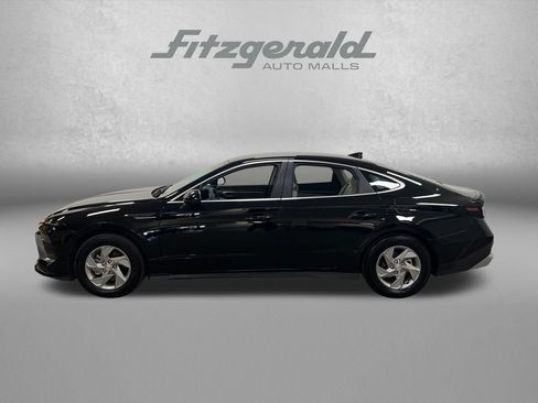 Used 2025 Hyundai Sonata SE FWD image 2