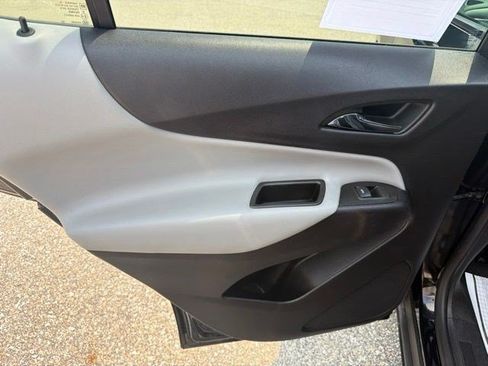Used 2024 Chevrolet Equinox LS FWD image 14