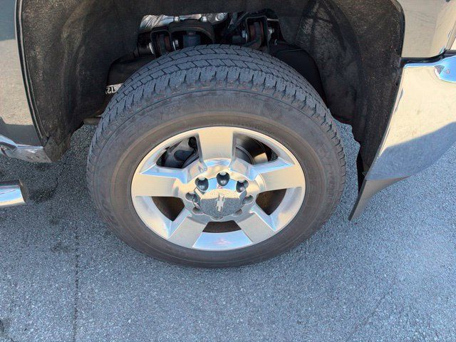 Used 2019 Chevrolet Silverado 2500 W/T w/ Snow Plow Prep Package AWD/4WD image 9
