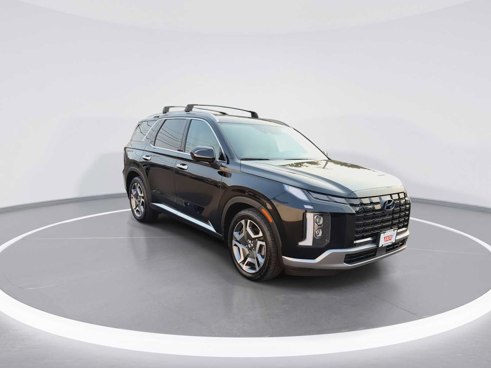 Used 2023 Hyundai Palisade Limited w/ Winter Package AWD/4WD image 2