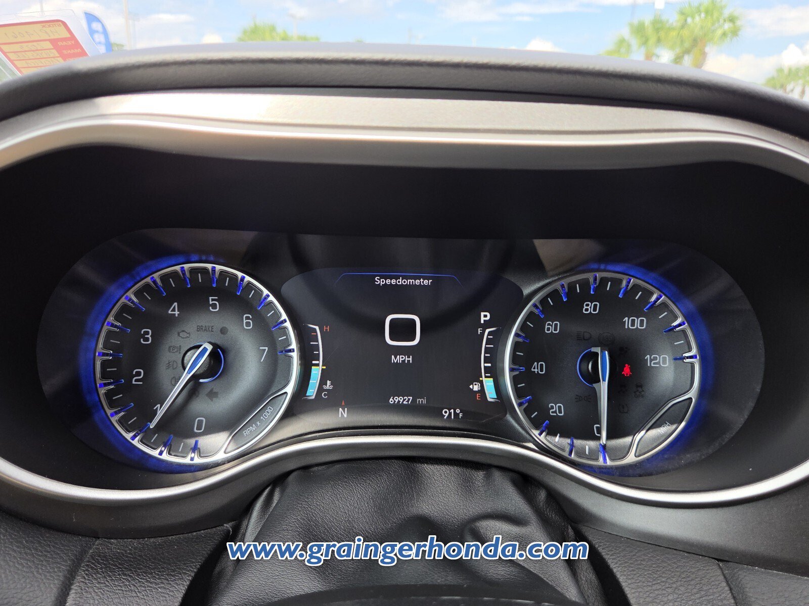 Used 2023 Chrysler Pacifica Touring-L FWD image 21