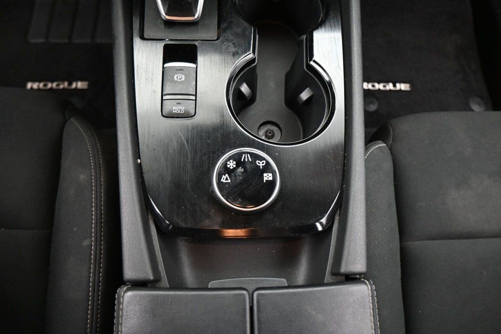 Used 2024 Nissan Rogue S AWD/4WD image 13