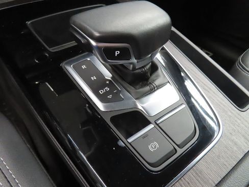 Used 2023 Audi Q5 2.0T Premium w/ Convenience Package image 43