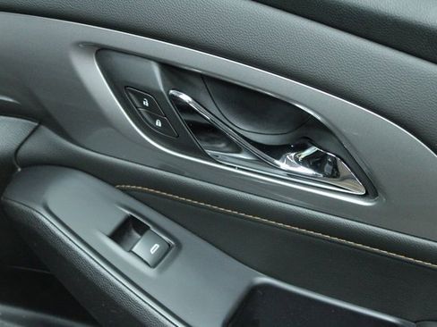 Used 2019 Chevrolet Traverse LT image 12