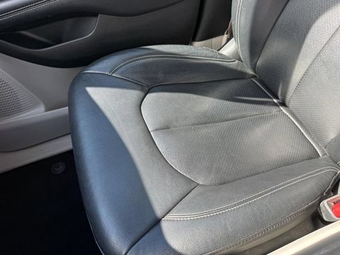 Used 2022 Chrysler Pacifica Touring-L FWD image 20