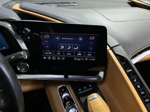Used 2021 Chevrolet Corvette Stingray Premium Conv w/ Z51 Performance Package RWD image 22