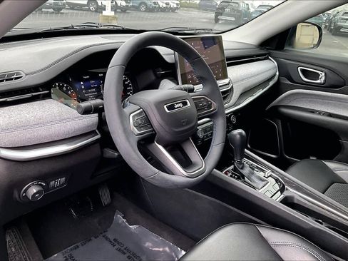 Used 2022 Jeep Compass Latitude image 17