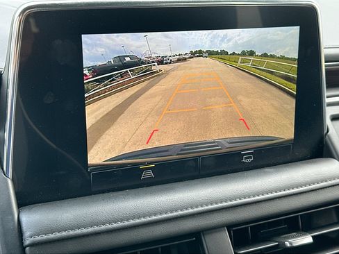 Used 2022 Chevrolet Tahoe LT AWD/4WD image 17