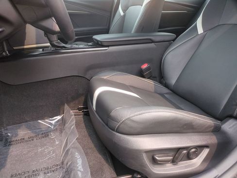 Used 2025 Toyota Camry SE FWD image 13