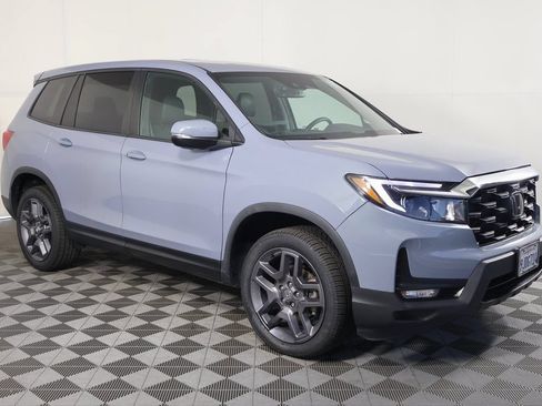 Used 2023 Honda Passport EX-L image 3