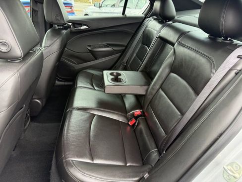 Used 2016 Chevrolet Cruze Premier image 10