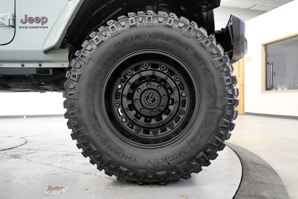 Used 2023 Jeep Gladiator Rubicon w/ LED Lighting Group AWD/4WD image 35