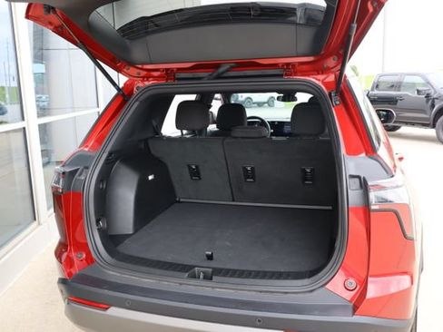 Used 2026 Chevrolet Equinox LT AWD/4WD image 26