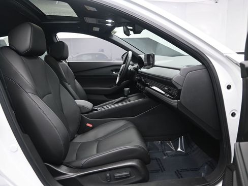 Used 2025 Honda Accord Sport image 27