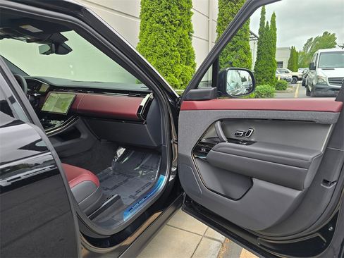 New 2025 Land Rover Range Rover Sport Dynamic SE image 29
