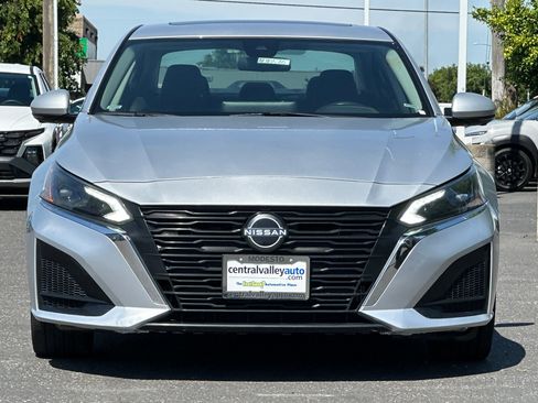 Certified 2023 Nissan Altima 2.5 SL FWD image 9