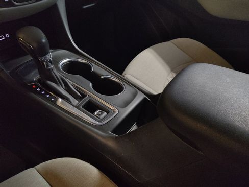 Used 2023 Chevrolet Equinox LS w/ LS Convenience Package FWD image 26