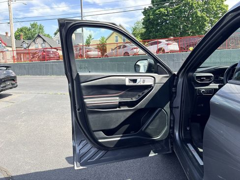 Used 2022 Ford Explorer ST-Line AWD/4WD image 14