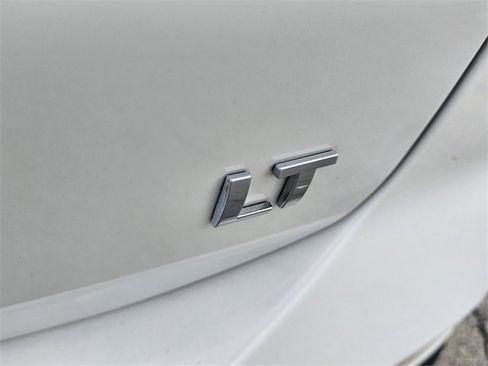 Used 2022 Chevrolet Equinox LT image 12