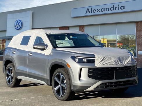 New 2026 Volkswagen Tiguan SE image 1