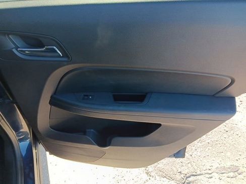 Used 2017 Chevrolet Equinox LT w/ Convenience Package image 27