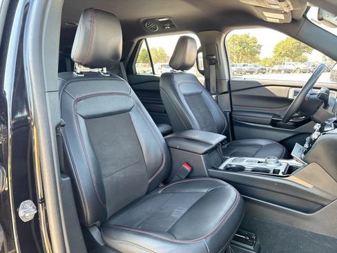 Used 2024 Ford Explorer ST-Line w/ Class IV Trailer Tow Package RWD image 25