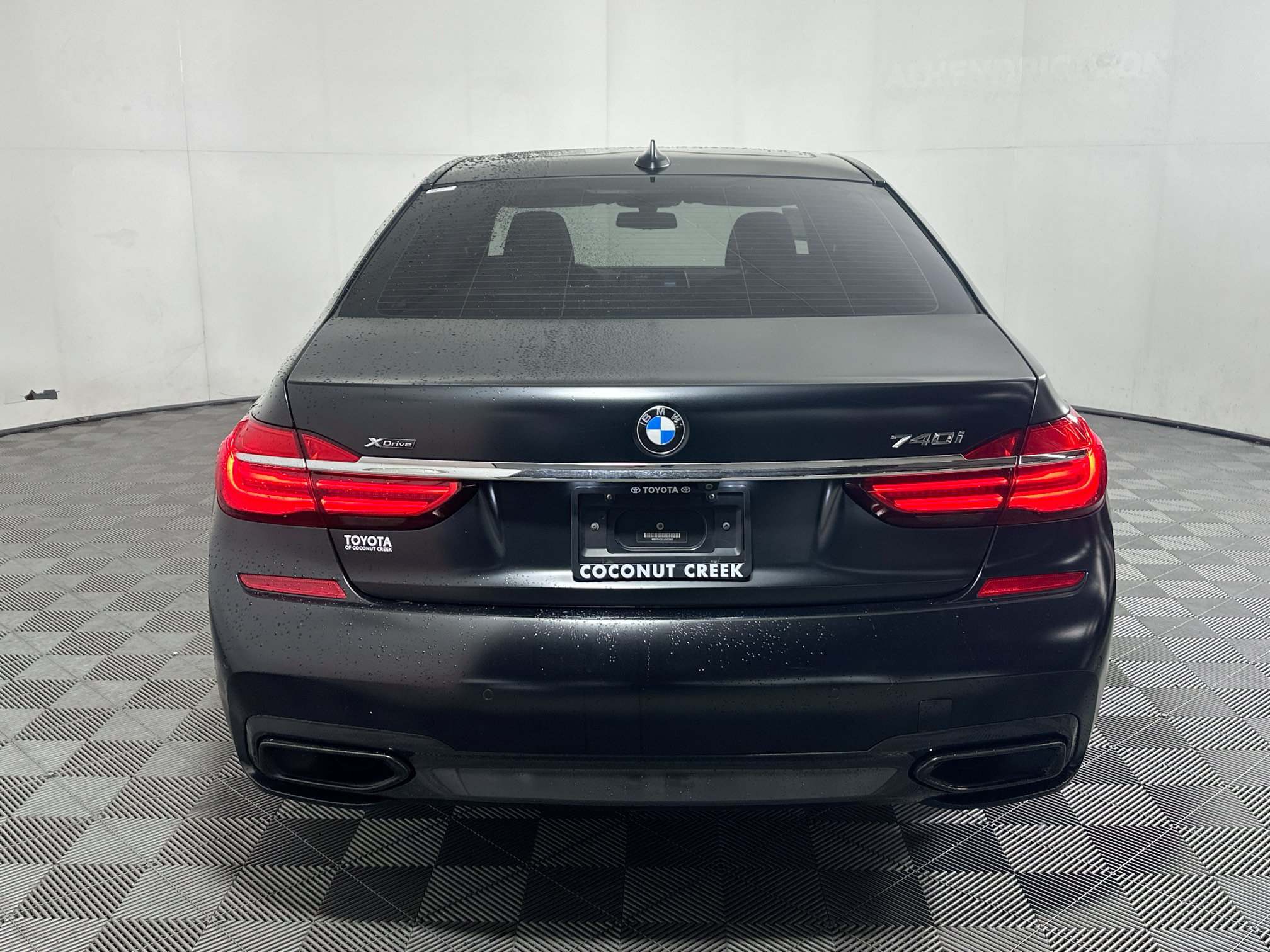 Used 2018 BMW 740i xDrive AWD/4WD image 4