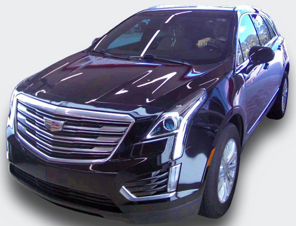Used 2018 Cadillac XT5 FWD image 2